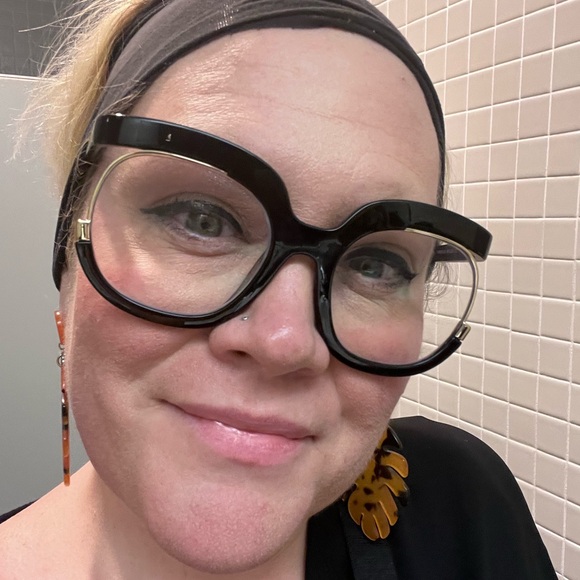 Meet your Posher, Kate - Picture 2 of 2